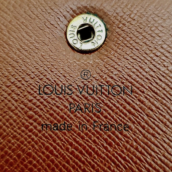 Louis Vuitton Midsize Wallet - Picture 7 of 17